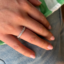 Load image into Gallery viewer, Shared Prong Wedding Band